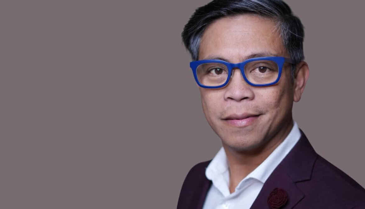 Renato Gandia, a Filipino writer from Calgary has won the prestigious RBC Bronwen Wallace Award for Emerging Writers for his poetry.  